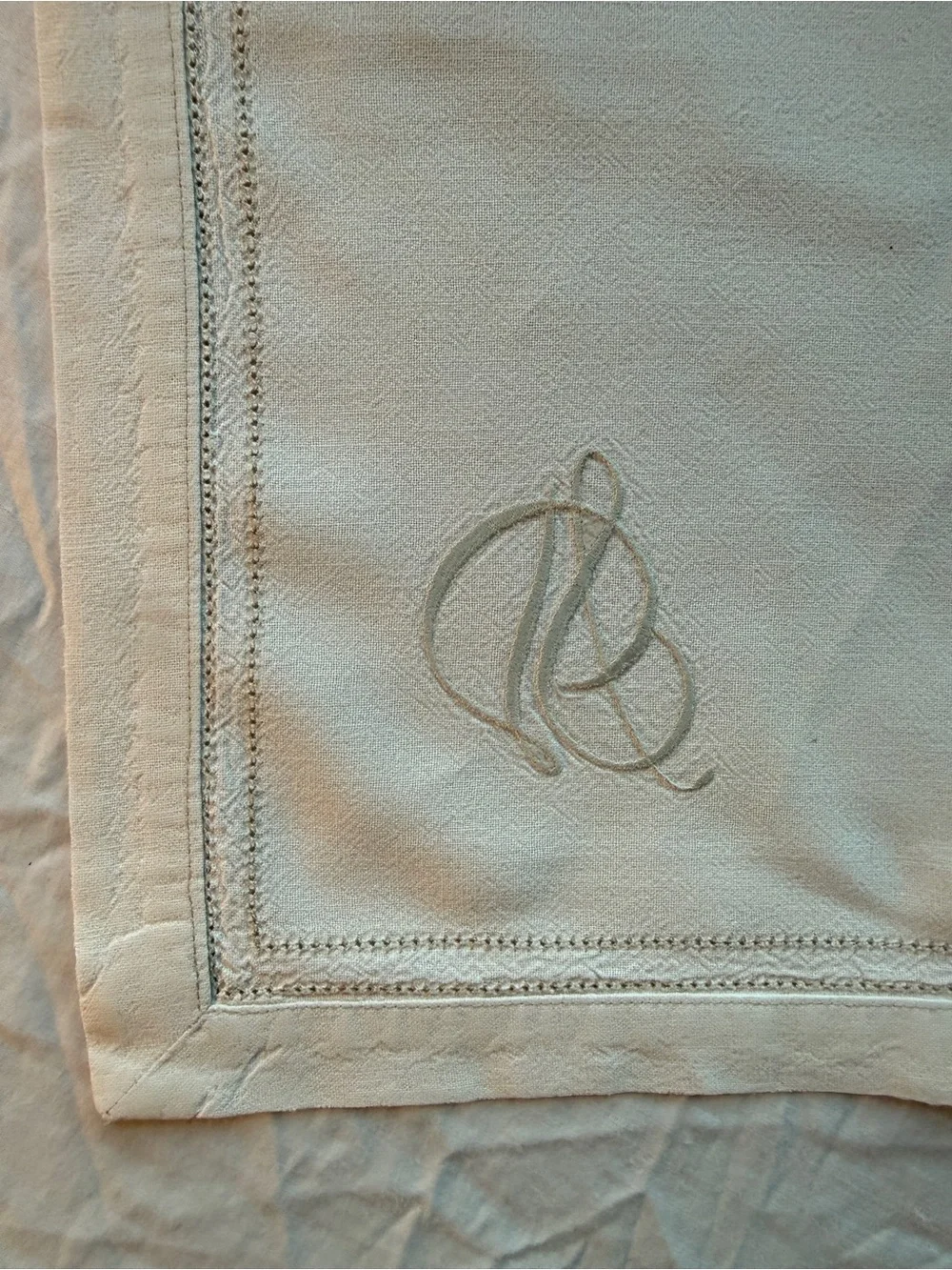 Waterford Linen Napkins Set of 18 White  Hemstitched Monogram SD
